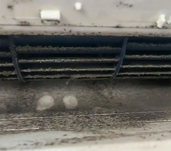 南谯空调吹的风有股烧焦味是怎么回事